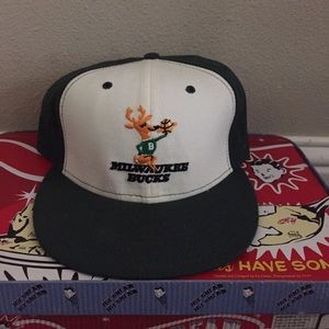 Vintage New Era Milwaukee Bucks 59 Fifty